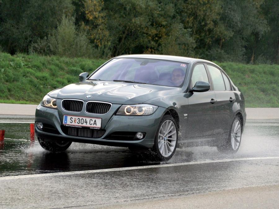  BMW 320d xDrive Sedan 2008 года  (фото 4 из 10)